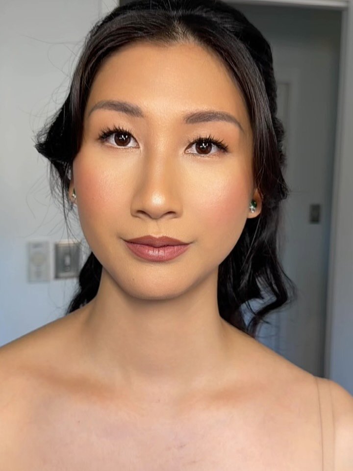 My Beautiful Fall Bride requested for minimal, natural looking makeup and hair. I think we nailed it! 
#NaturalBridalMakeup #EffortlessBridalBeauty #ModernBride #SoftGlamBride #WeddingMakeupArtist #BridalHairInspo #SoCalBride #OCWeddings #labride #la