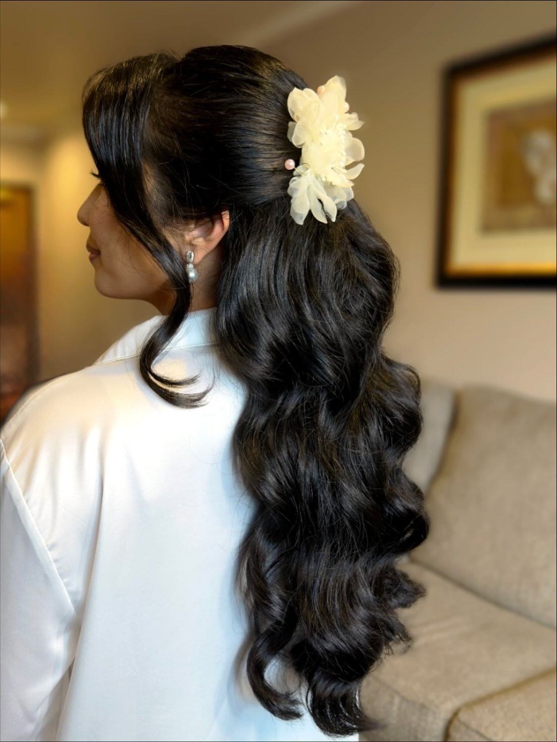 Positive vibes all around today with this gorgeous bride!

#NaturalBridalMakeup #EffortlessBridalBeauty #ModernBride #SoftGlamBride #WeddingMakeupArtist #BridalHairInspo #SoCalBride #OCWeddings #labride #laweddings #losangelesbridalmakeup #labridalma