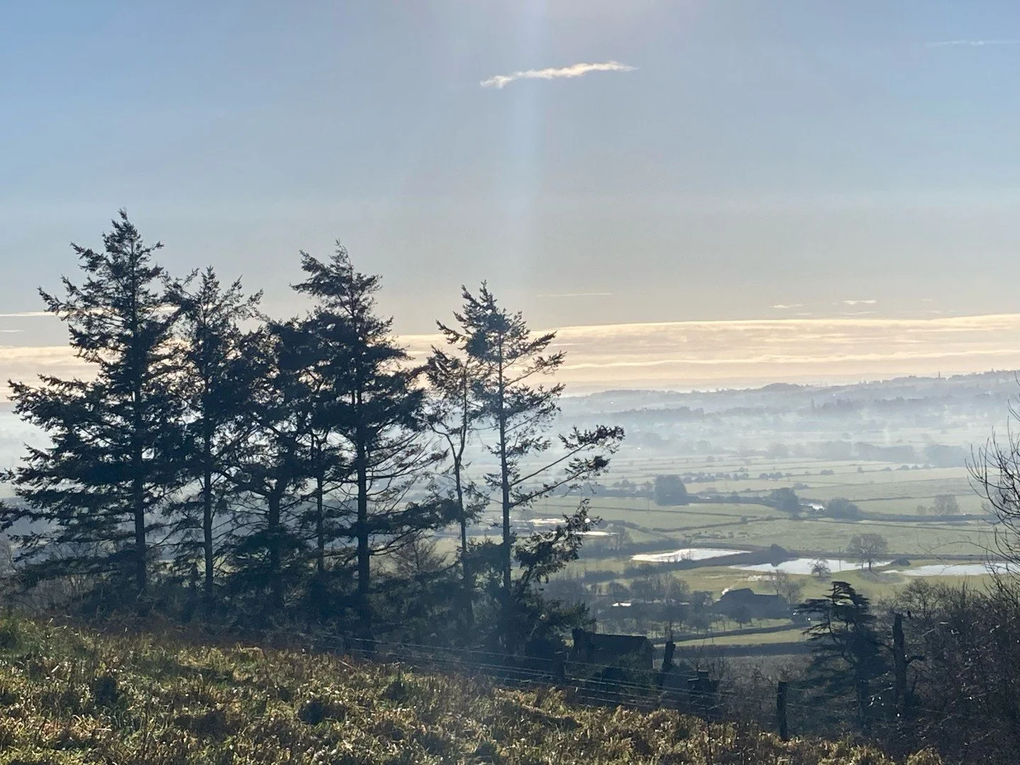 Fabulous views from a frozen Glastonbury Tor 

#glastonburyTor #somersetlevels