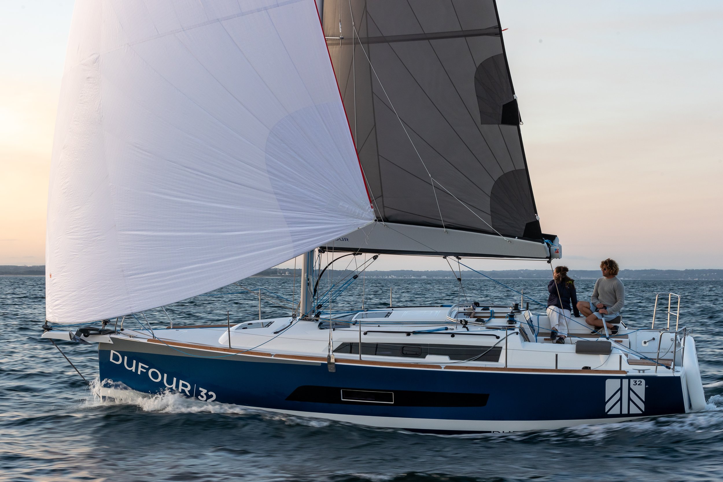 Le nouveau Dufour 32, du chantier Dufour Yachts, mer d’Iroise, le 12 octobre 2021, photo © Jean-Marie LIOT / jmliot.com