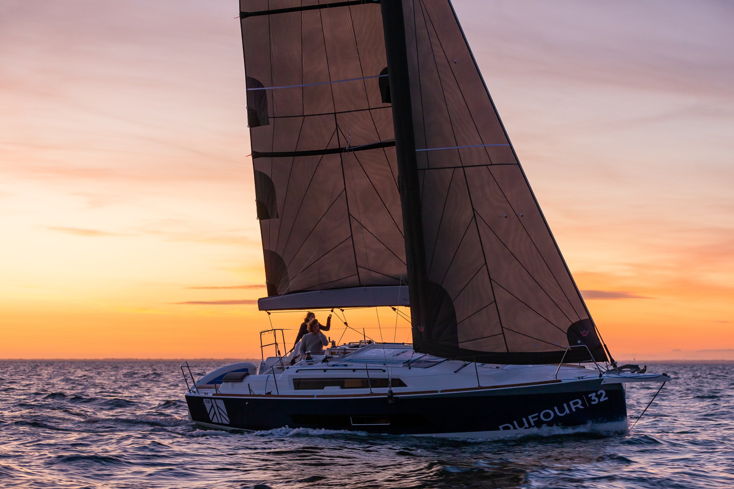  Le nouveau Dufour 32, du chantier Dufour Yachts, mer d’Iroise, le 12 octobre  2021, photo © Jean-Marie LIOT / jmliot.com 