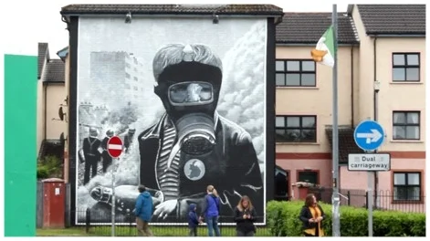 Mural wall memorializing Bogside riots, Derry-Londonderry. Photo credit: McCann, 2018