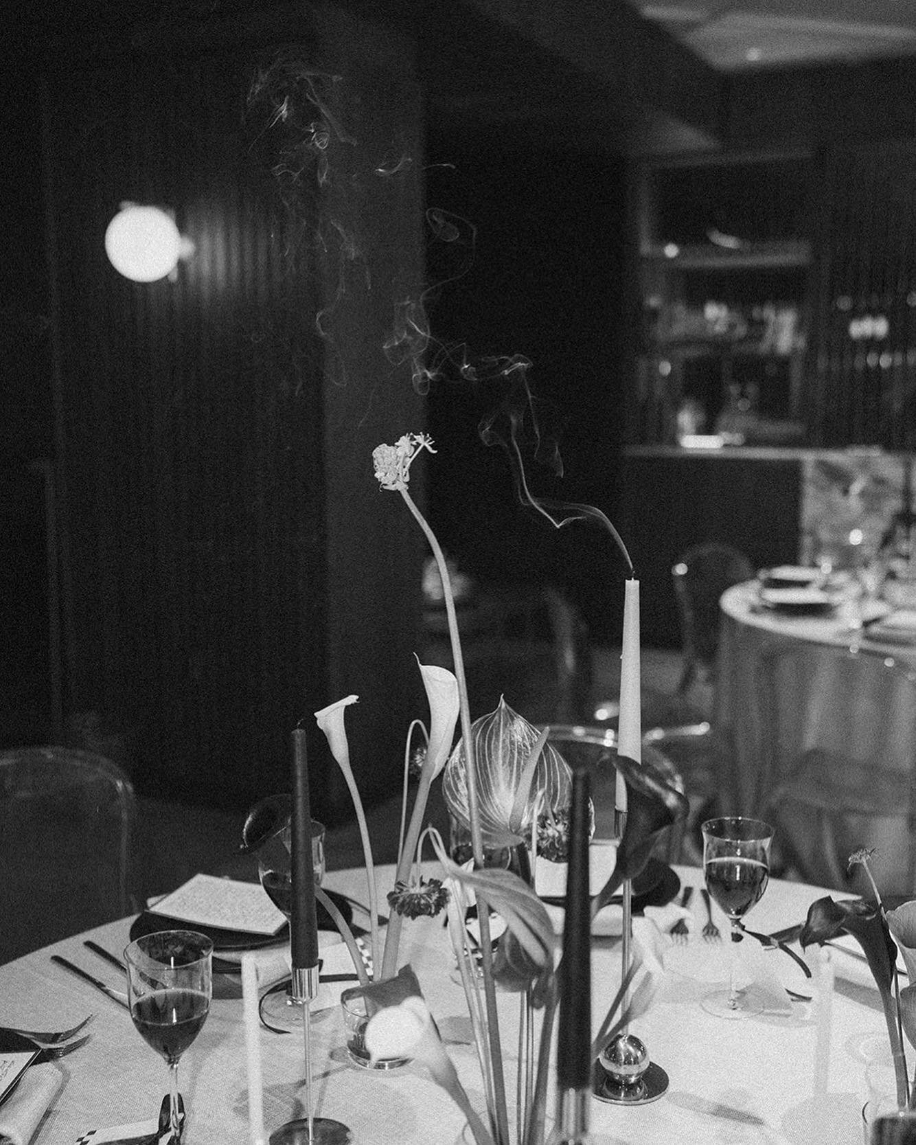 Can&rsquo;t not share this beautiful B&amp;W from @lynnshapirophotography 
Absolute dream team for this shoot as always, love creating magic with you all ❤️ 

Lots more to come 👏🏼

The Palm:
Concept, planning &amp; styling: @abstracteventsuk
Venue: