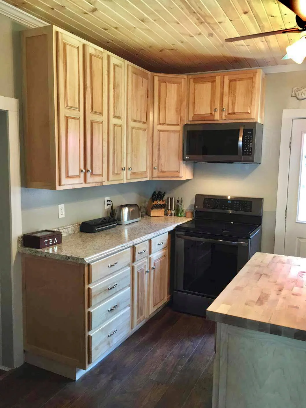 Kitchen Cabinets and Drawers in Maple
