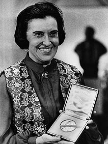 Rosalyn Yalow, PhD, with her Nobel Prize