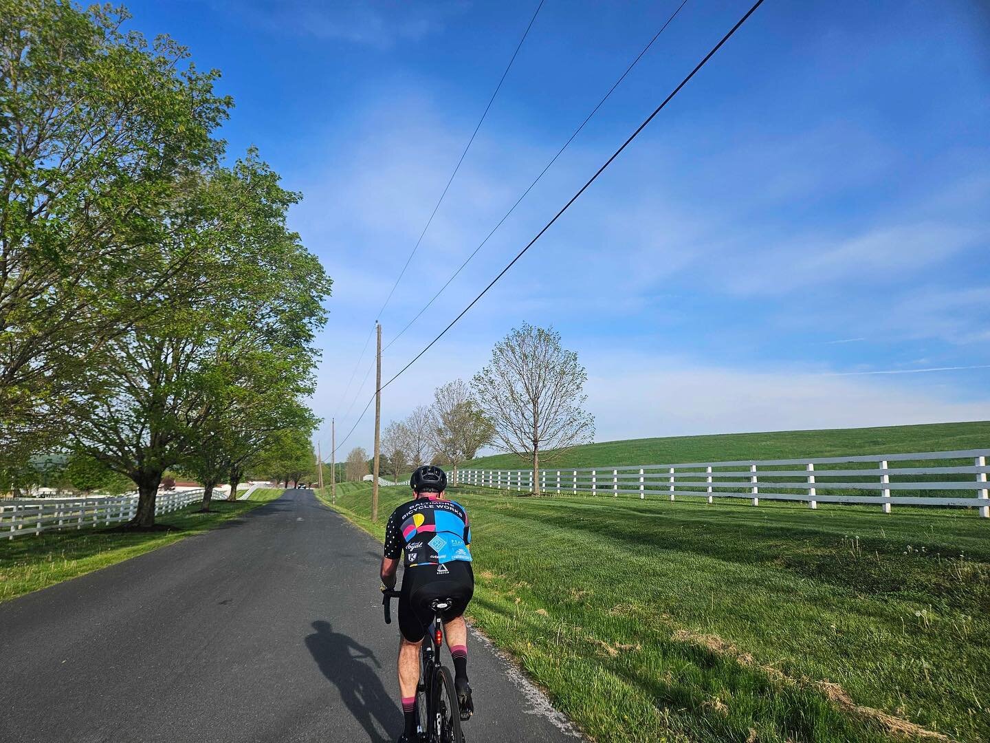 Shots from the Saturday Morning Ride - they&rsquo;re back on this season! 
&bull;
This ride leaves from @joesbikeshopbaltimore in Mt. Washington at 7:30am every Saturday morning (weather dependent).
&bull;
@baltimorebicycleworksracing has all the dee