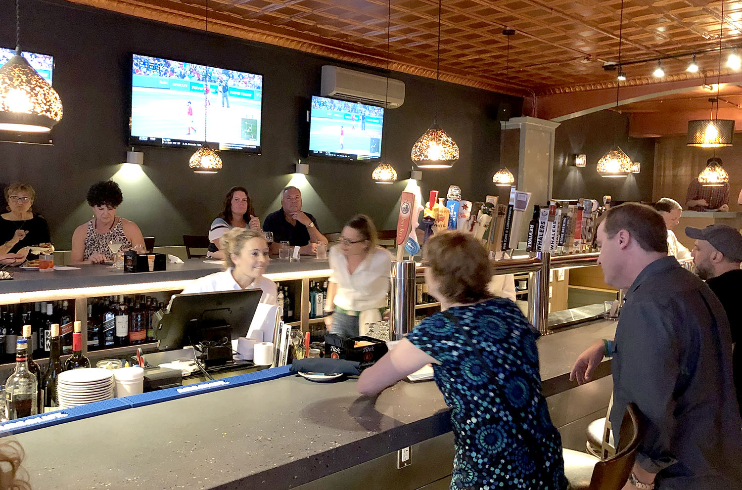 BarCustomers.jpg