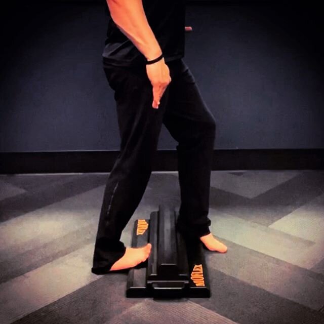 Functional dorsiflexion also starts here in knee extension, as well as the more popular knee flexion(squats).🧐
What&rsquo;s most important is that the heel is loaded in dorsiflexion range not the ball of the foot. The only way to accomplish this is 