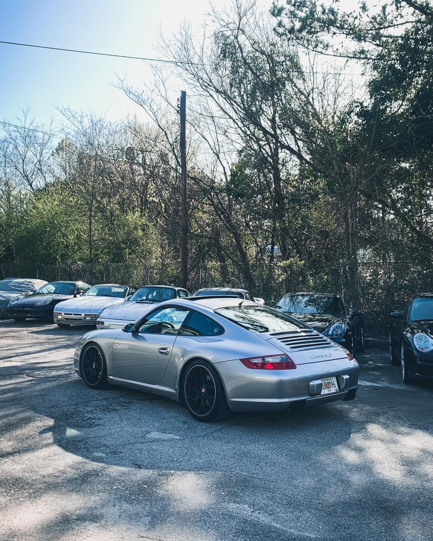 We&rsquo;ve been swamped here at the shop so here&rsquo;s a snap shot of a recent project we had in. 

4.2L 997.1 S that received a set of @fabspeed_motorsport headers and was paired with a 200 Cell X Pipe. 

Has goodies like a @ipdplenums competitio