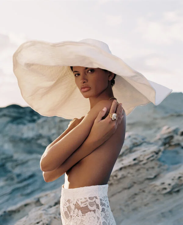 Adele_Sanderson_Vogue_Spain_Anya_Holdstock_Novias_02.jpg