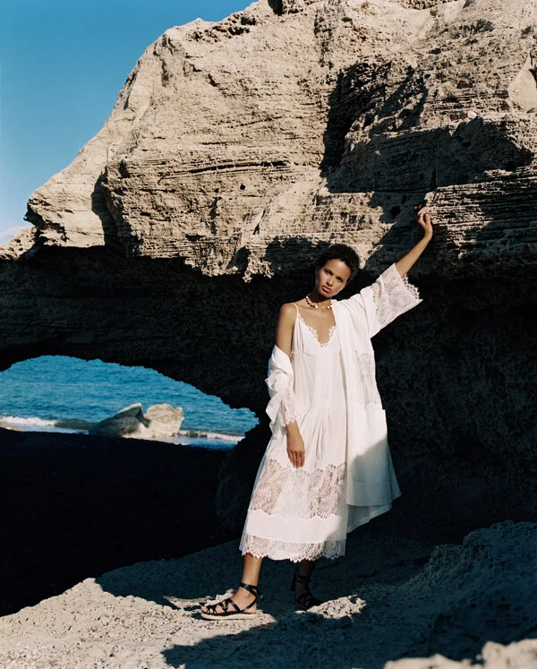Adele_Sanderson_Vogue_Spain_Anya_Holdstock_Novias_09.jpg