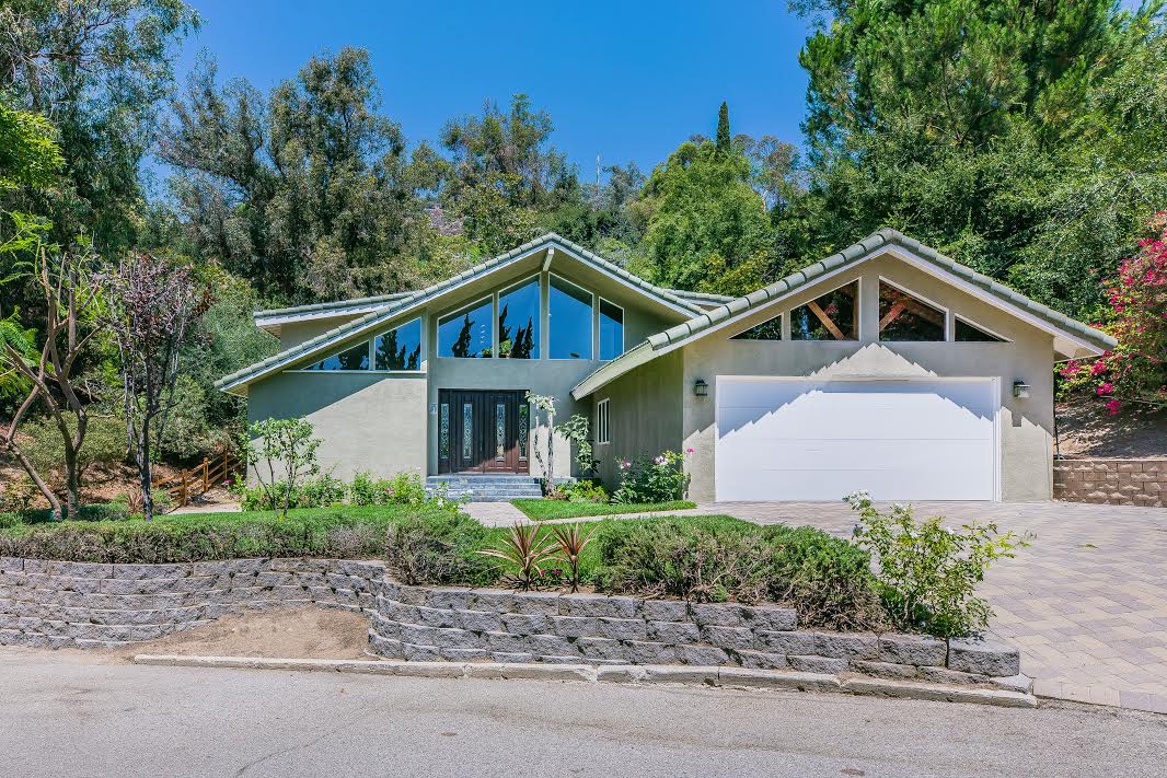 5260 Vista Lejana Ln, La Canada Flintridge 91011 (seller represented)