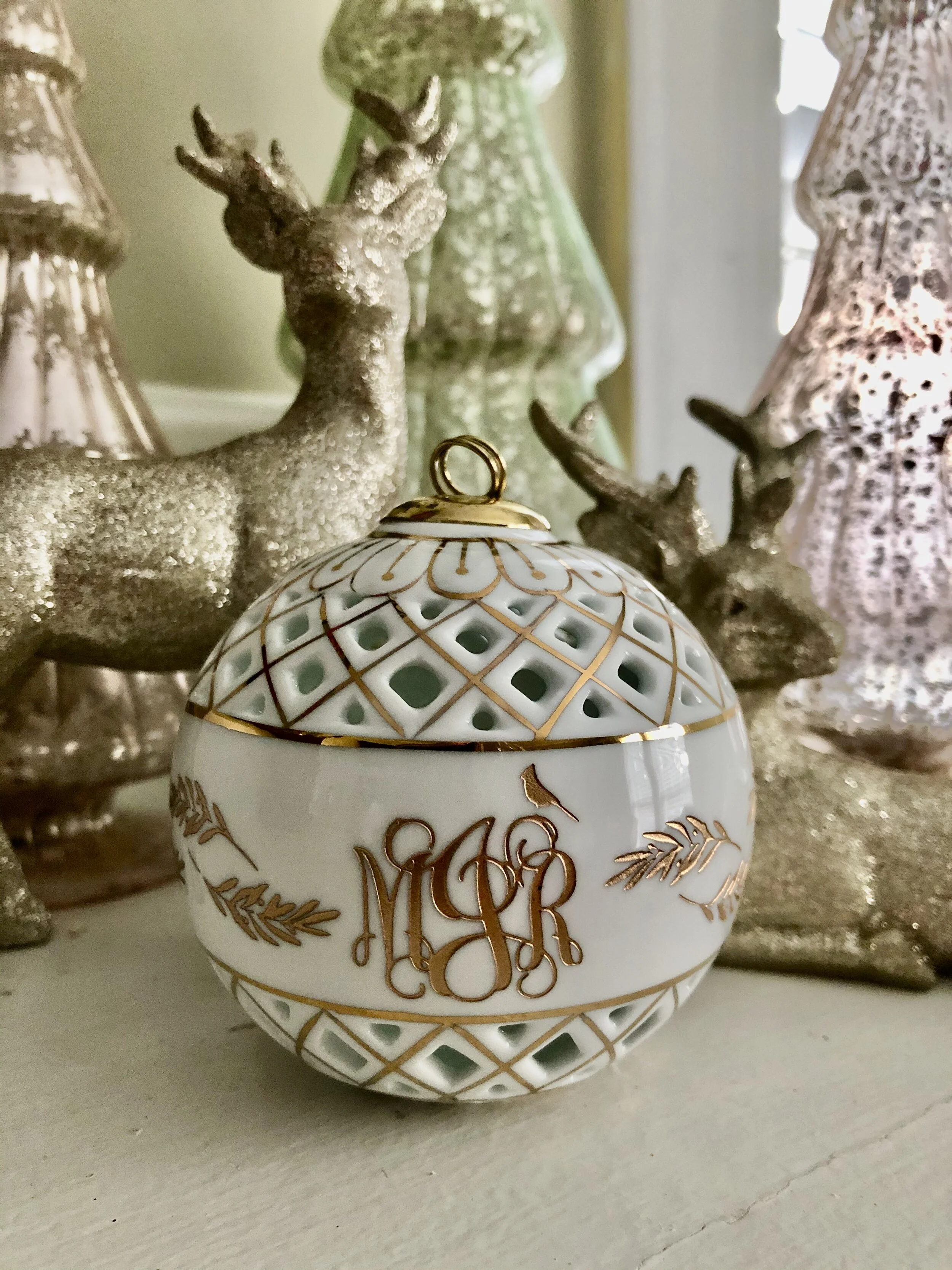 Hive Porcelain Openwork Ornament Gilded