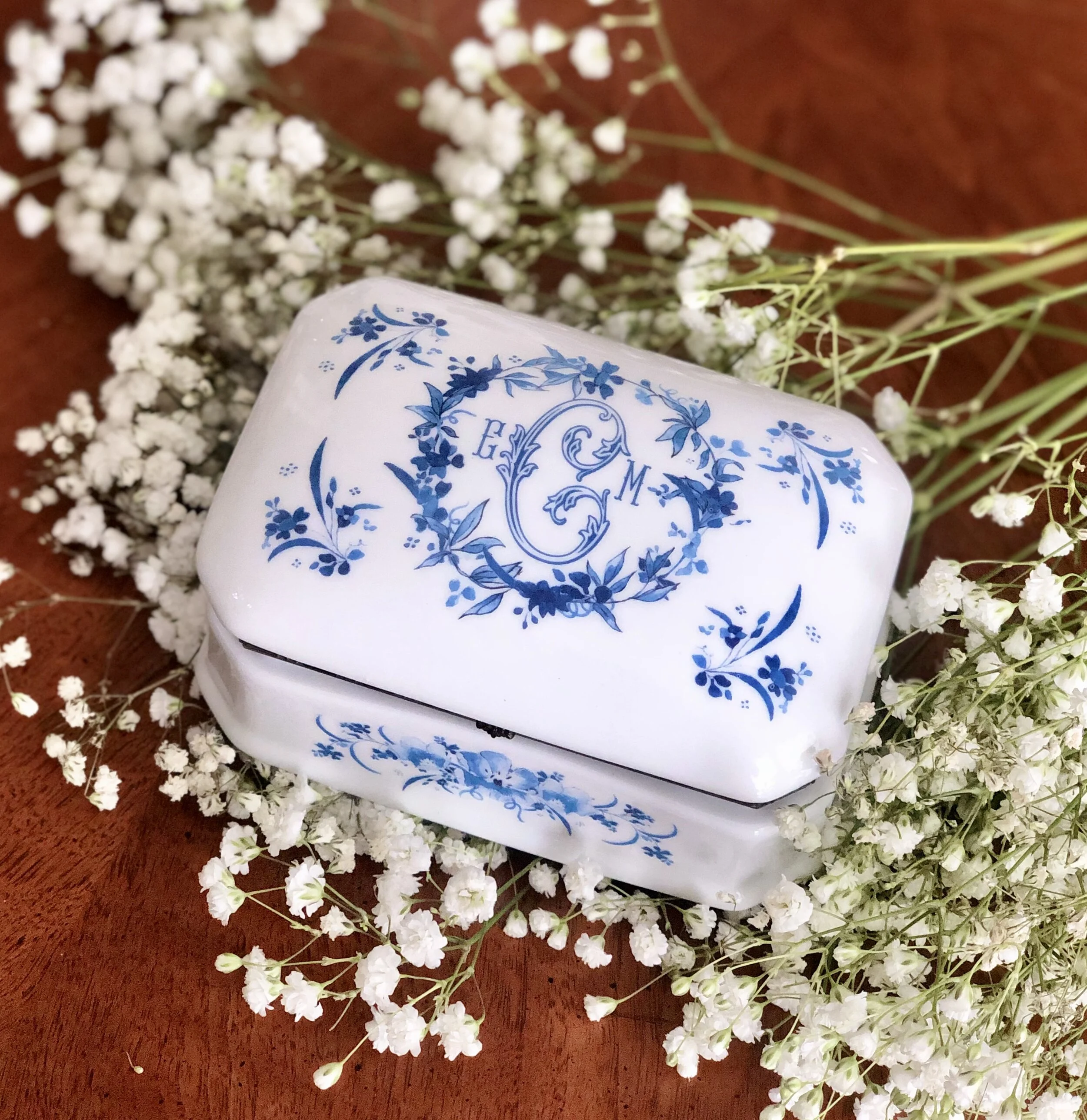 Dutch Treat Lidded Box