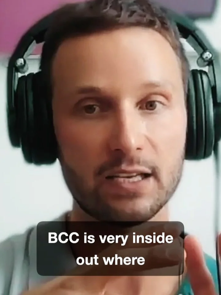 Some fav clips of @philipsparkle talking improv &amp; bcc on @yesalsopod with @suzibear4 ! Listen to the whole pod on yesalso.supercast.com 🤩 

➡️ to end to see him believably play a bro😎