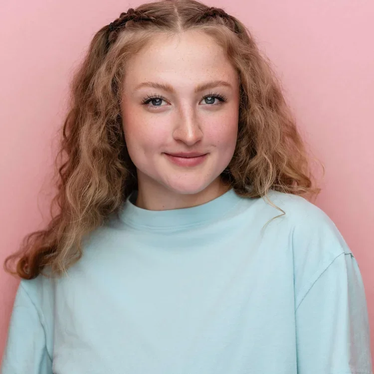 Professional photo of Grace Kirik