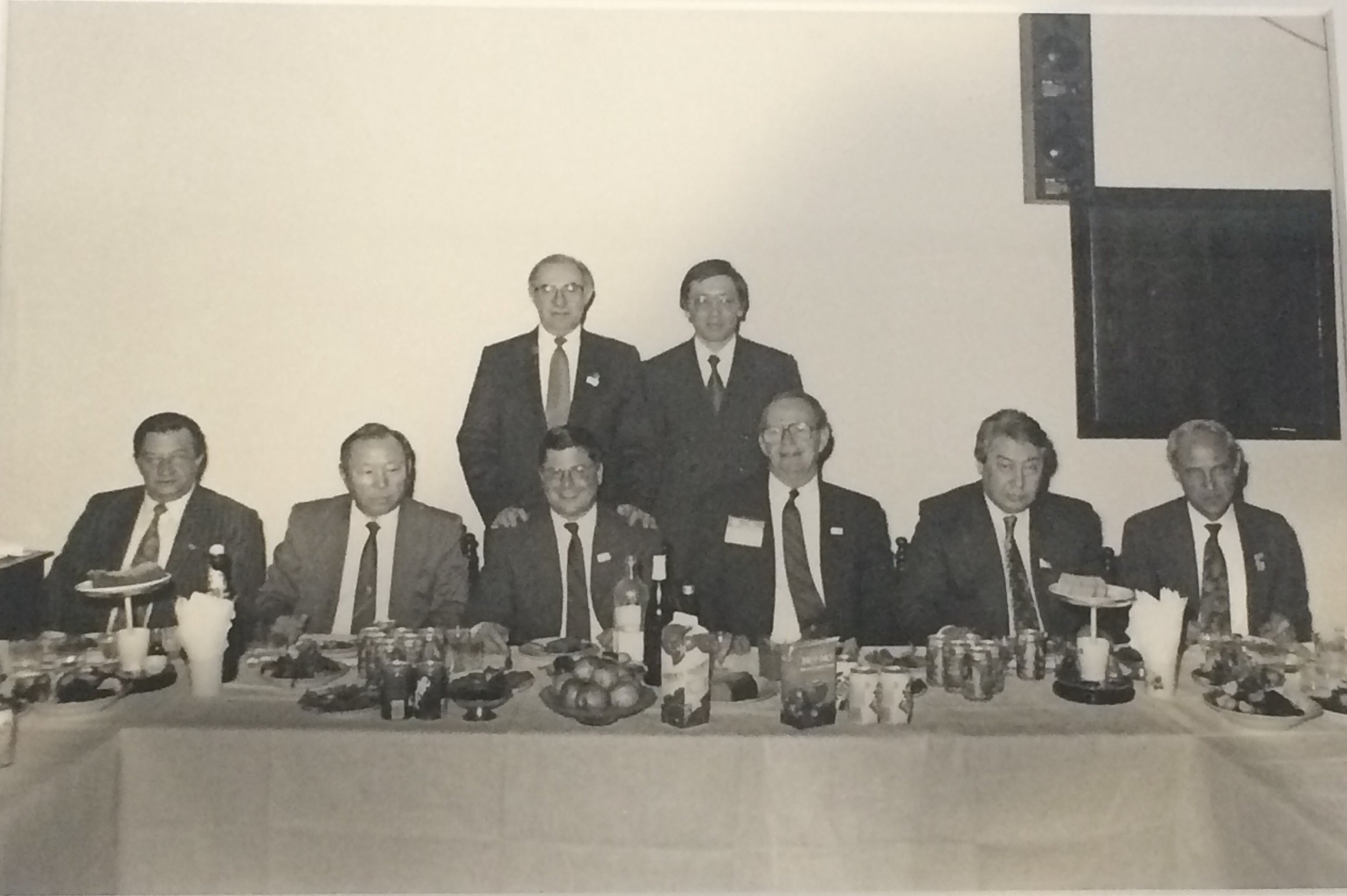  In March 1993, Dan Witt signed cooperation agreements with Russia’s Ministry of Finance and Kazakhstan’s Ministry of Finance to create ITIC. Bill Frenzel also participated in these missions and became ITIC’s Founding Chairman of the Executive Commit