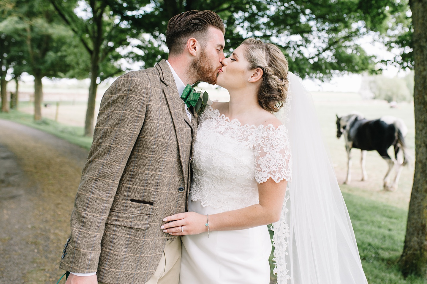 Oxleaze-Barn-Wedding-Photographer_0091.jpg