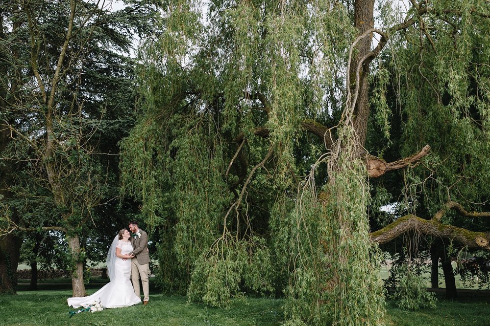 Oxleaze-Barn-Wedding-Photographer_0095.jpg