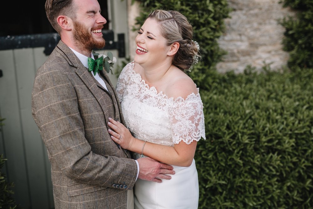 Oxleaze-Barn-Wedding-Photographer_0129.jpg