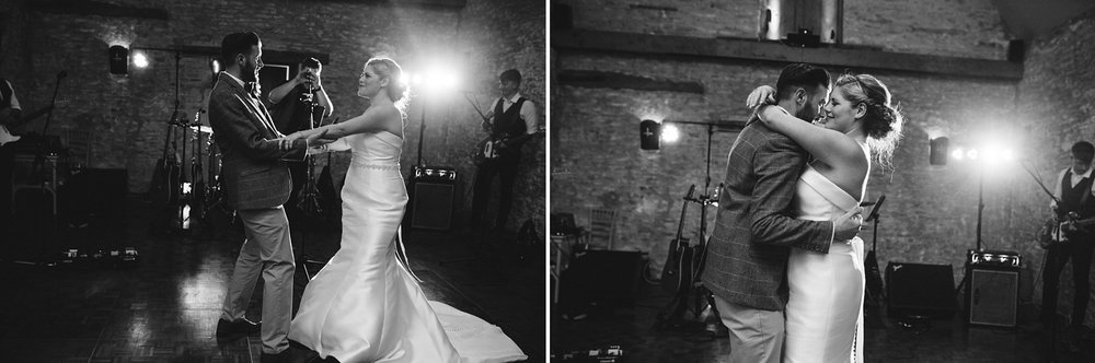 Oxleaze-Barn-Wedding-Photographer_0148.jpg