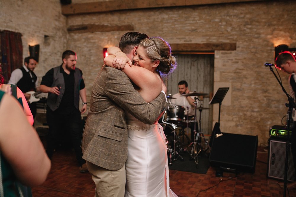 Oxleaze-Barn-Wedding-Photographer_0152.jpg