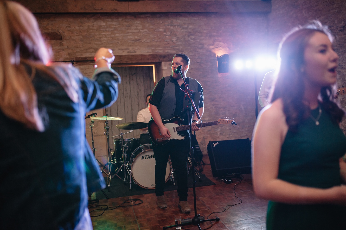 Oxleaze-Barn-Wedding-Photographer_0159.jpg