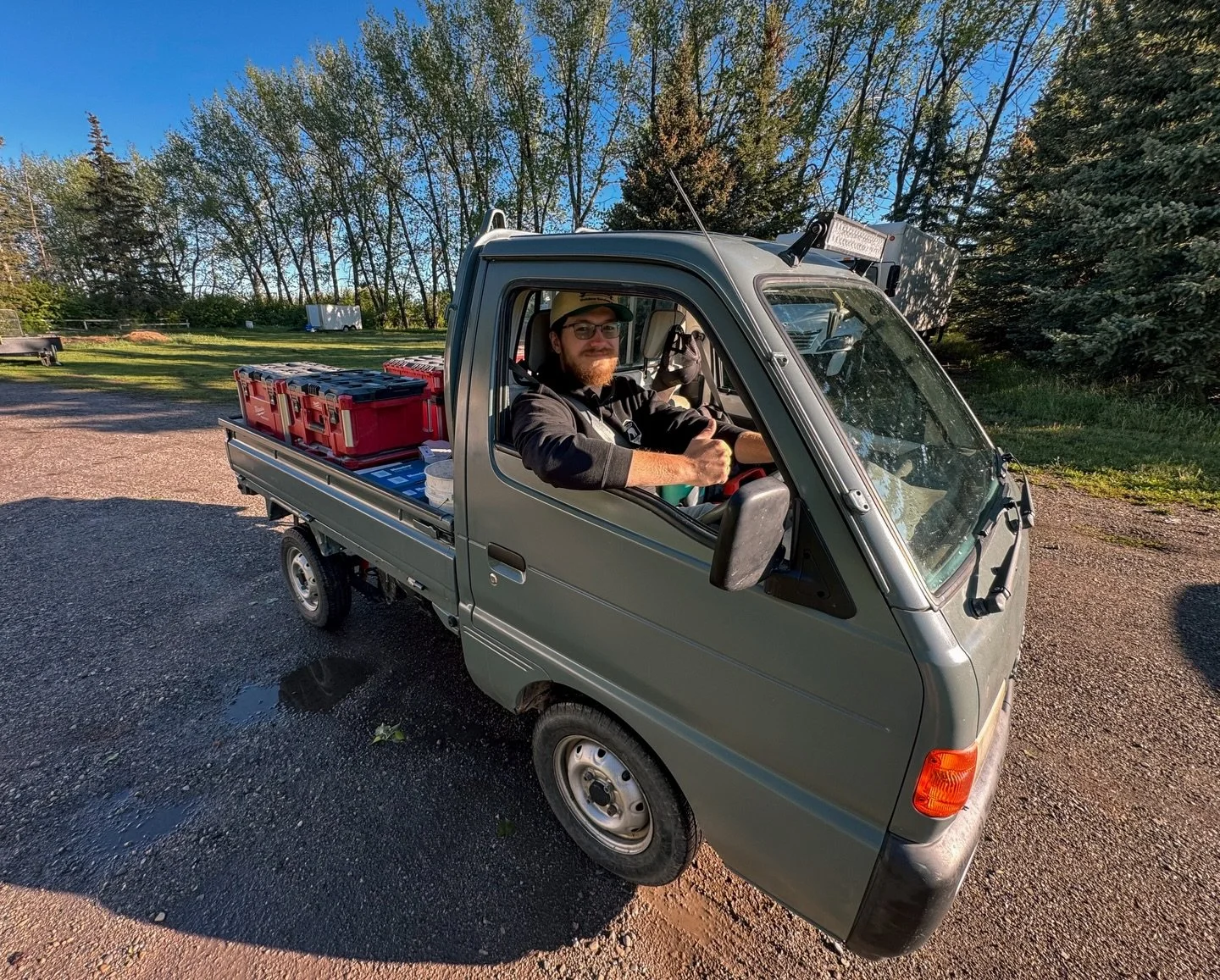 The right tools matter. The right people matter more.

Every service vehicle, every tool box, and every piece of equipment is there for one reason&mdash;to help our team deliver a better experience for our clients.

At Grizzly, we believe quality wor