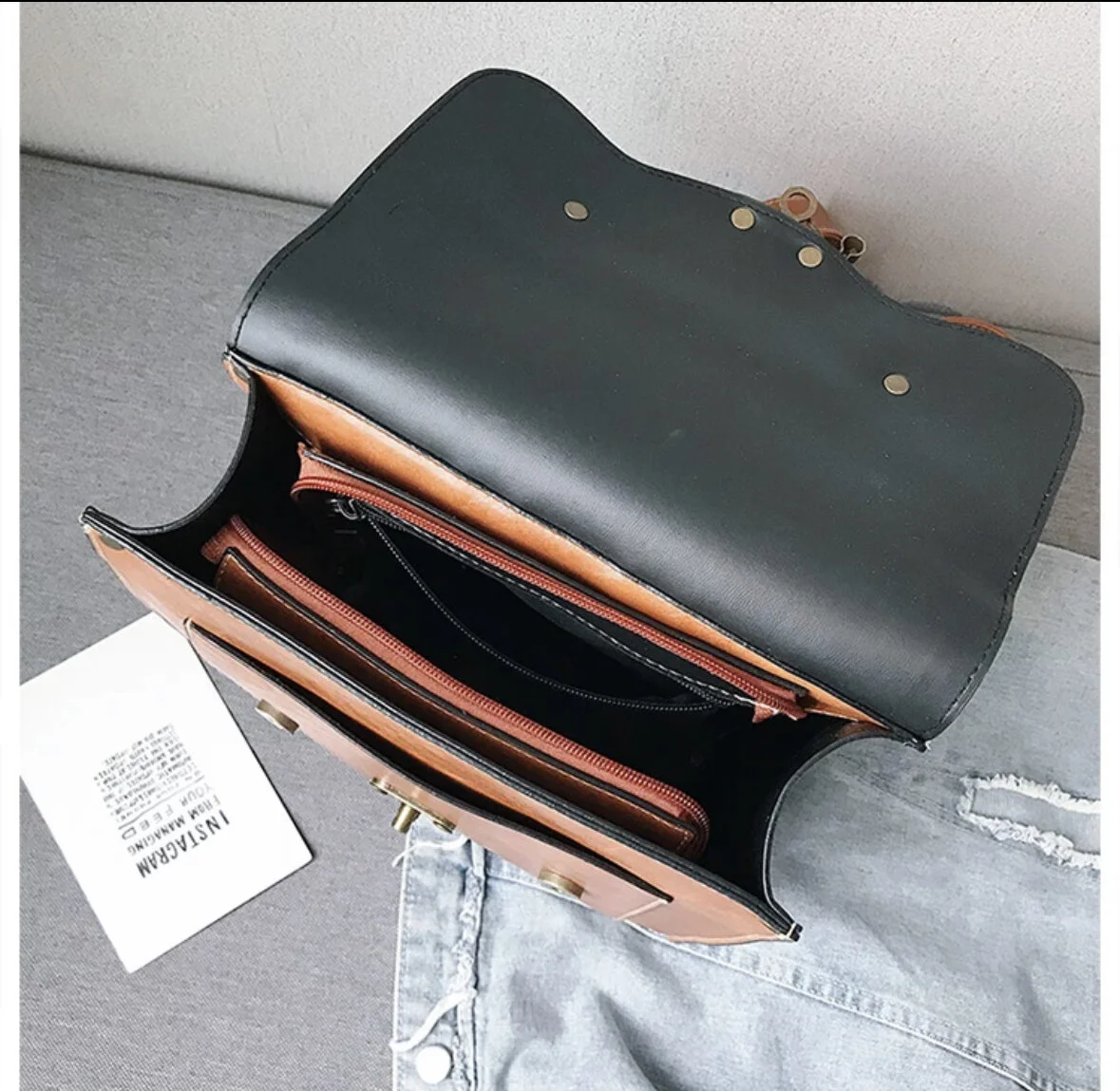 798A7289-44E9-4A63-9C01-2C3332E28B9C