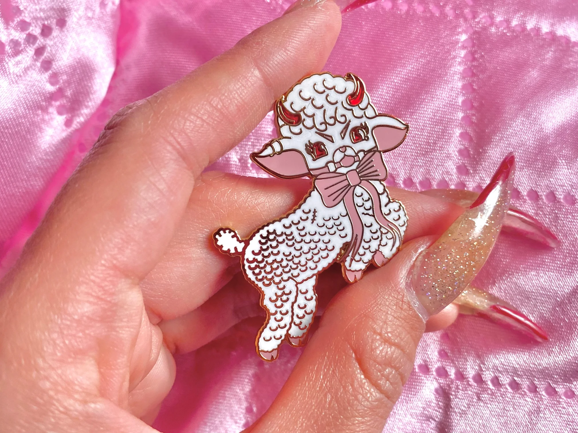 sheep pin 2 white.webp