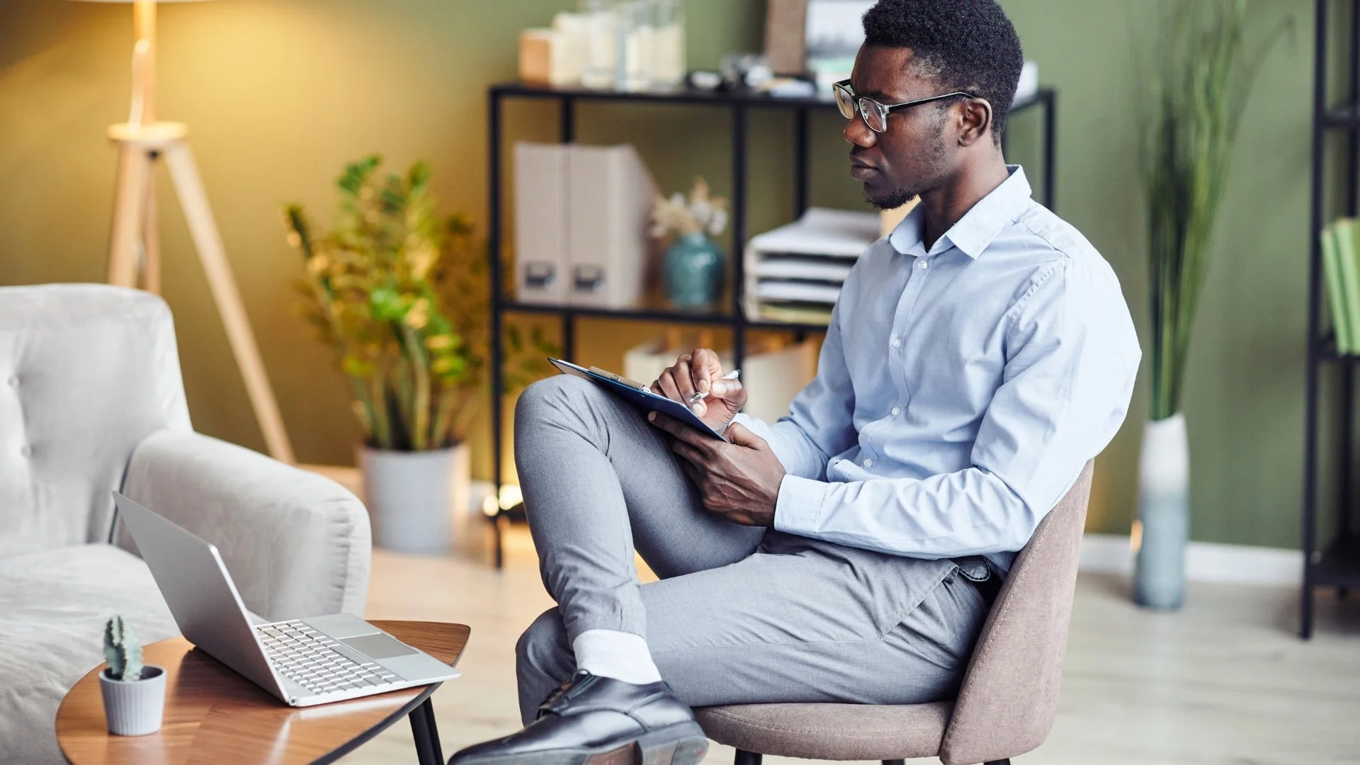 Therapist Community to the Rescue — Beating Professional Loneliness in 2025