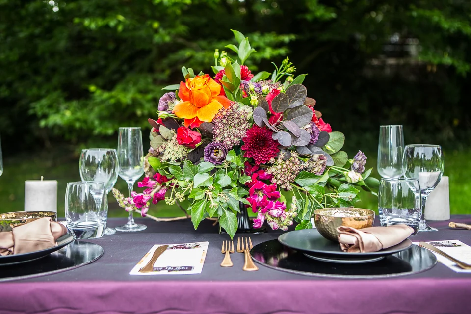 Centrepiece flowers Jewel tones