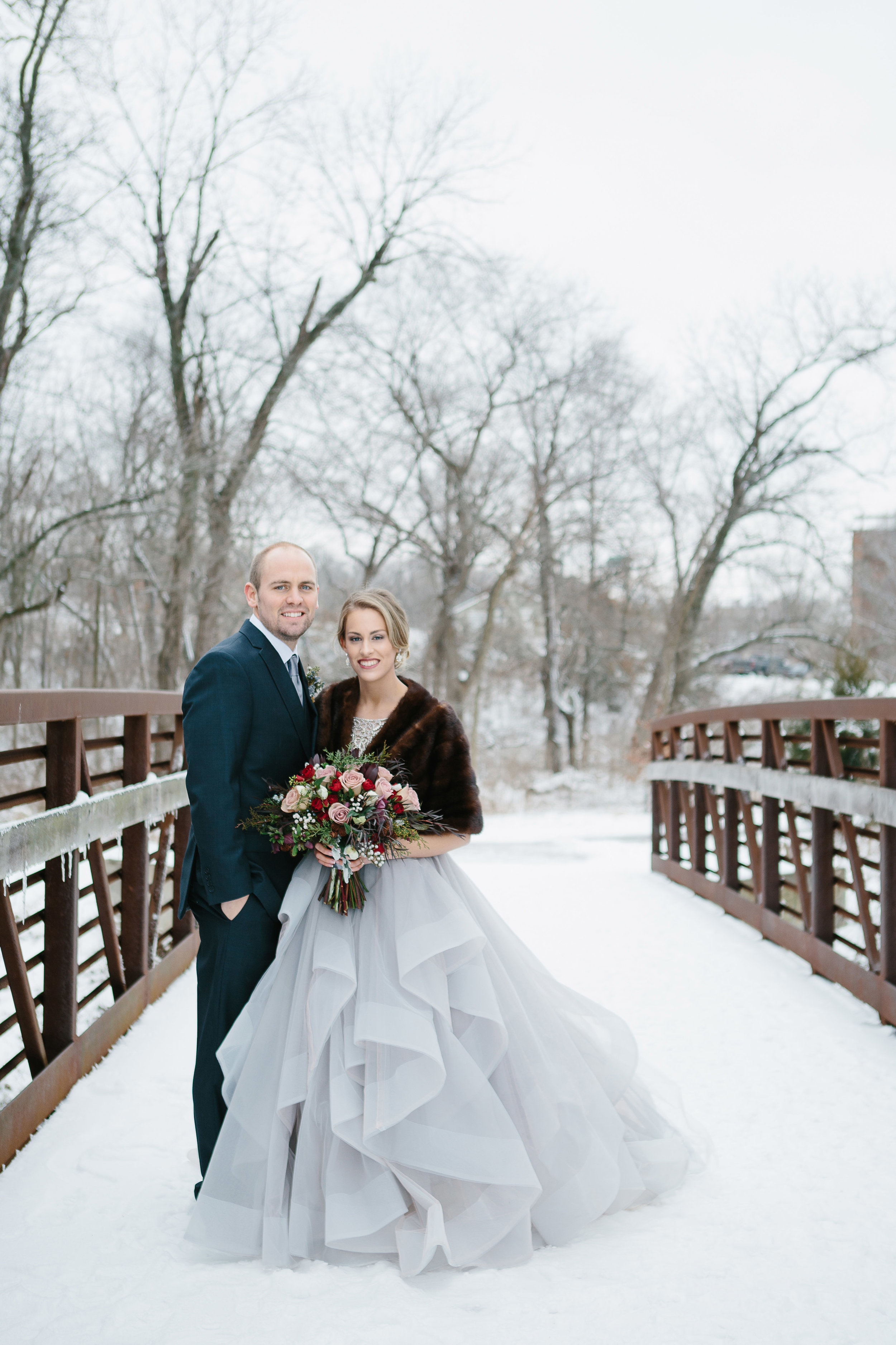 Sarah + Shane | December Wedding, Ironwoods Lodge, Overland Park, Kansas