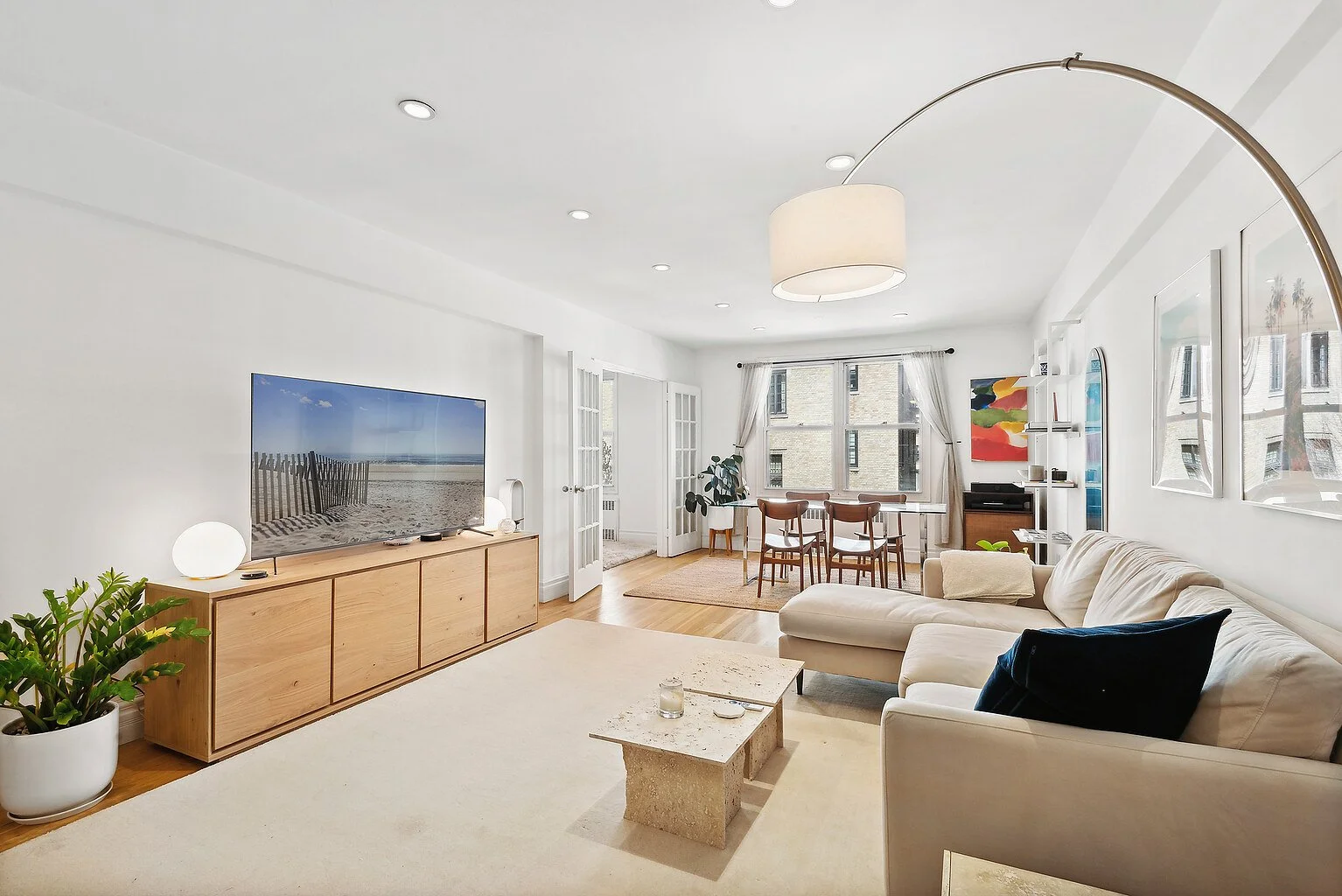 03.Living_Room.jpg