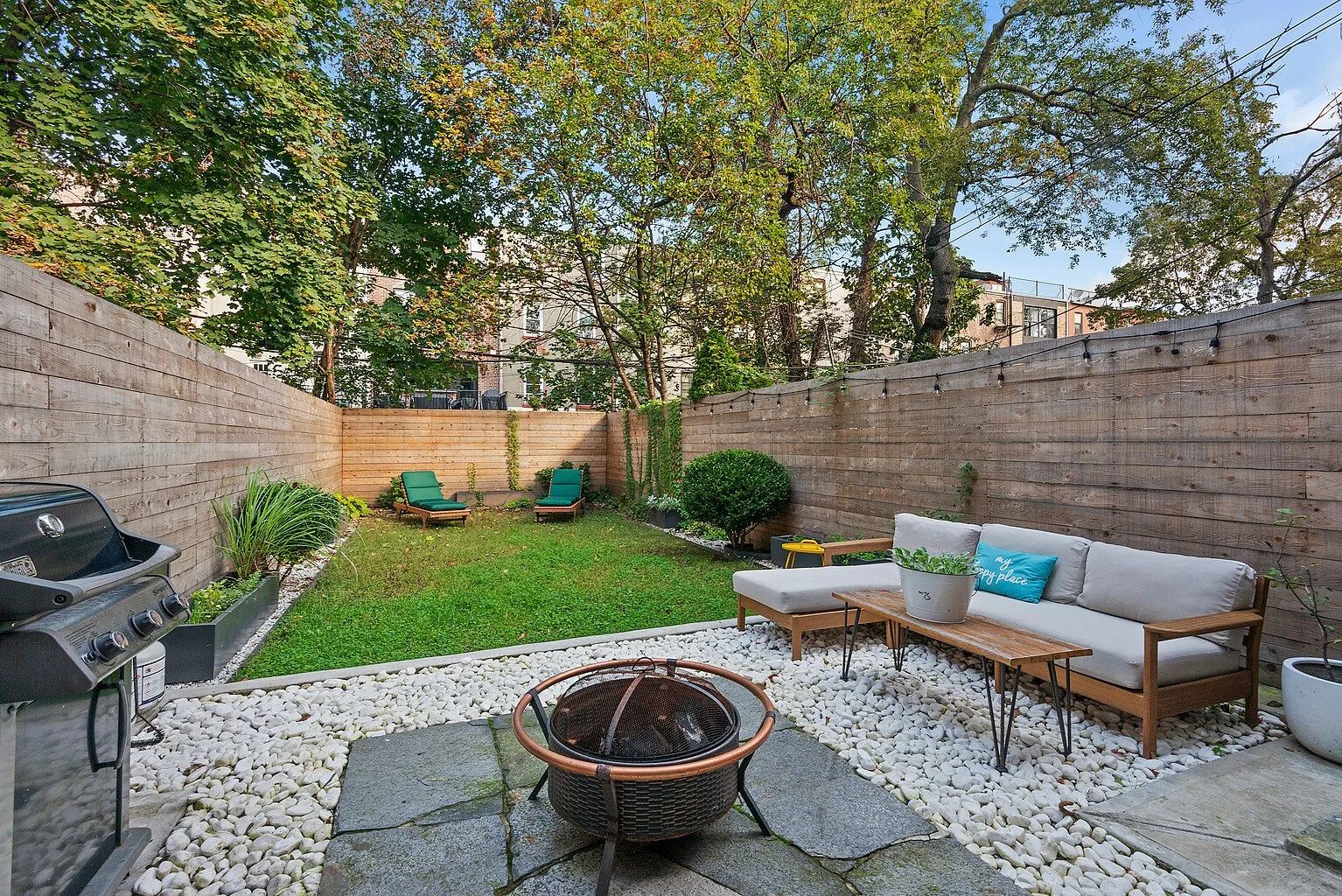 6.Backyard.jpg
