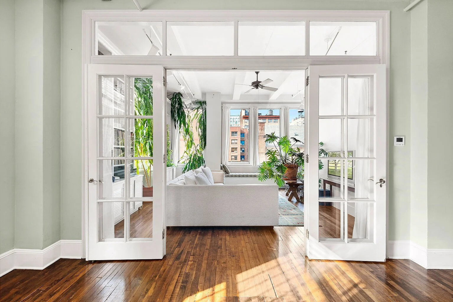 09.Living_Room.jpg