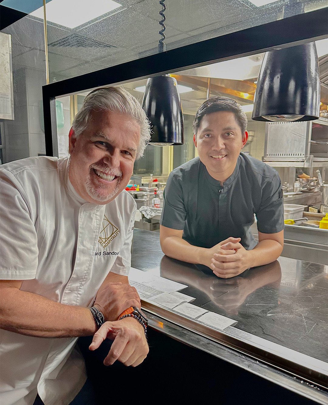 Big smiles from the heart of our kitchen! @chefrichardsandoval and Zengo's Head Chef Hari, connecting over their shared love for innovative flavors and unforgettable dining experiences.