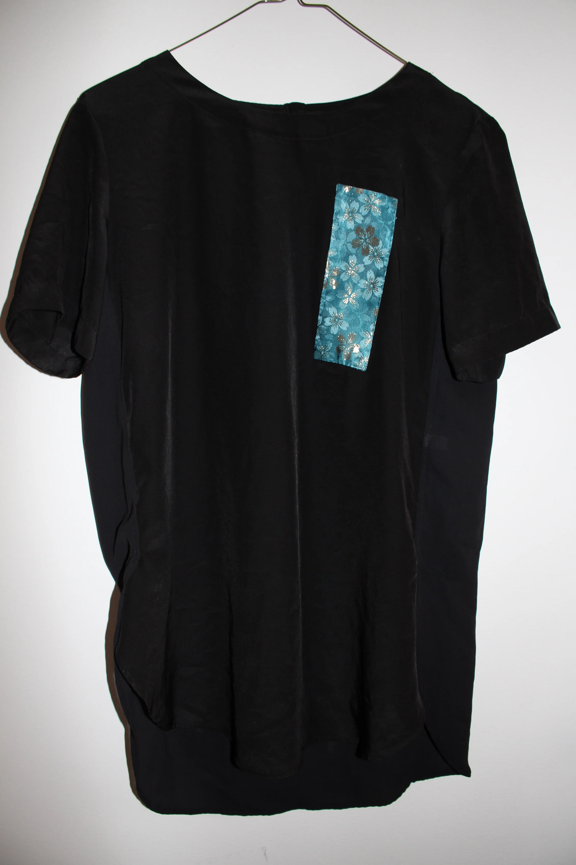 YOZAKURA 夜桜 (Night Blossom) Silk Pocket T-Shirt