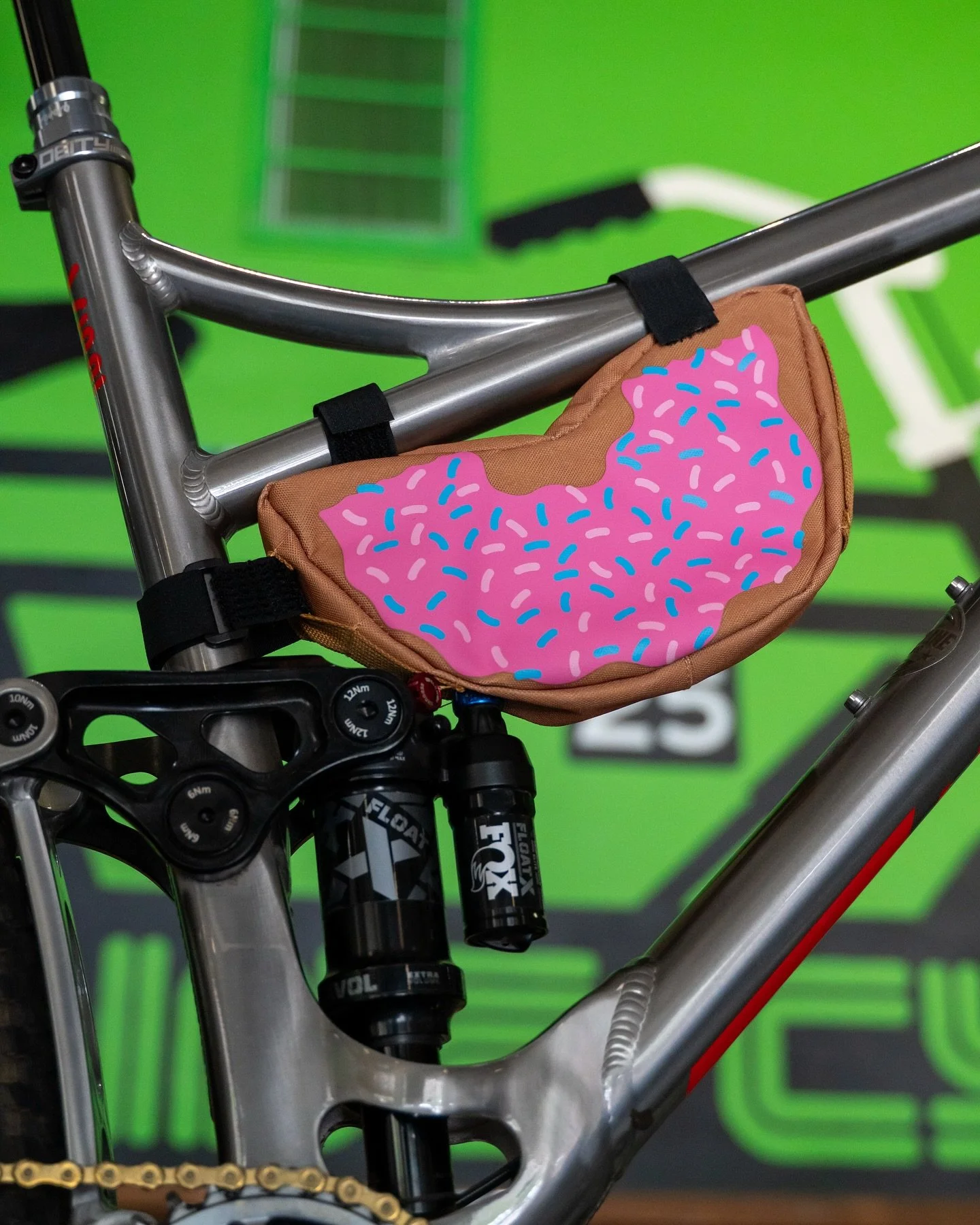 Who said you couldn&rsquo;t have fun with your full suspension?🫣 would you run this donut frame bag on your mountain bike?