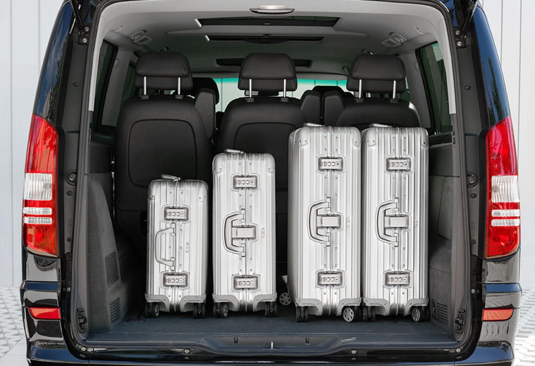 Mercedes_Van_Trunk_Grossmann_Limousine.jpg