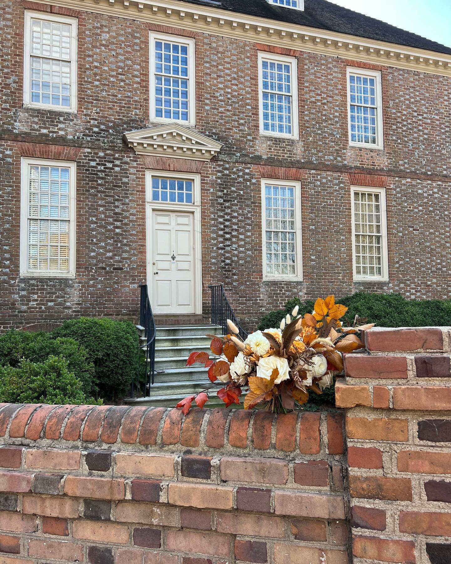 Workcation?  Is that a thing?  Couple of days in Colonial Williamsburg helping a fellow florist with all the handtied bouquets, but also spending nights camping in the newest Virginia State Park, Machicomoco. Say that 3x fast. 

#featherbouquet #brid