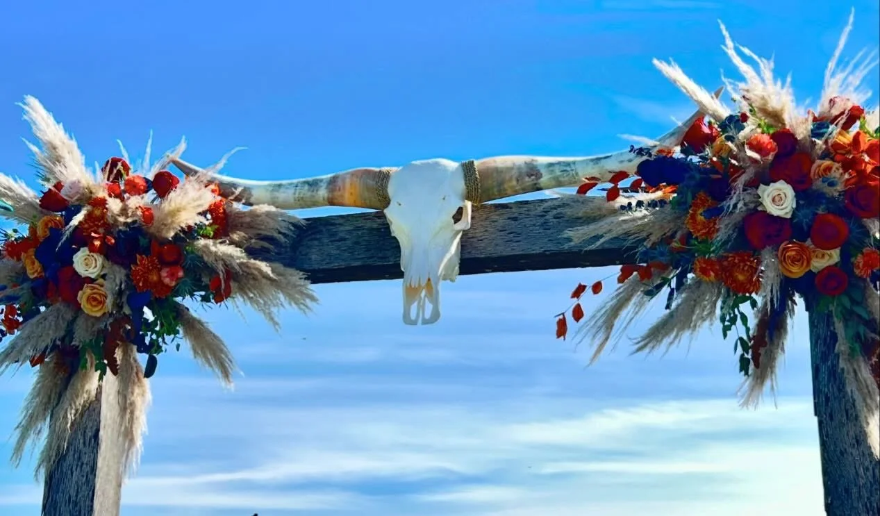 So a thing happened today::: I got to mount a cattle skull on an arch. Not everyday you get to learn how much a skull weighs!  I named him Ferdinand. 

Many thanks to @poppyflowersco for the opportunity and @poppydesigners for all the support.  Turns