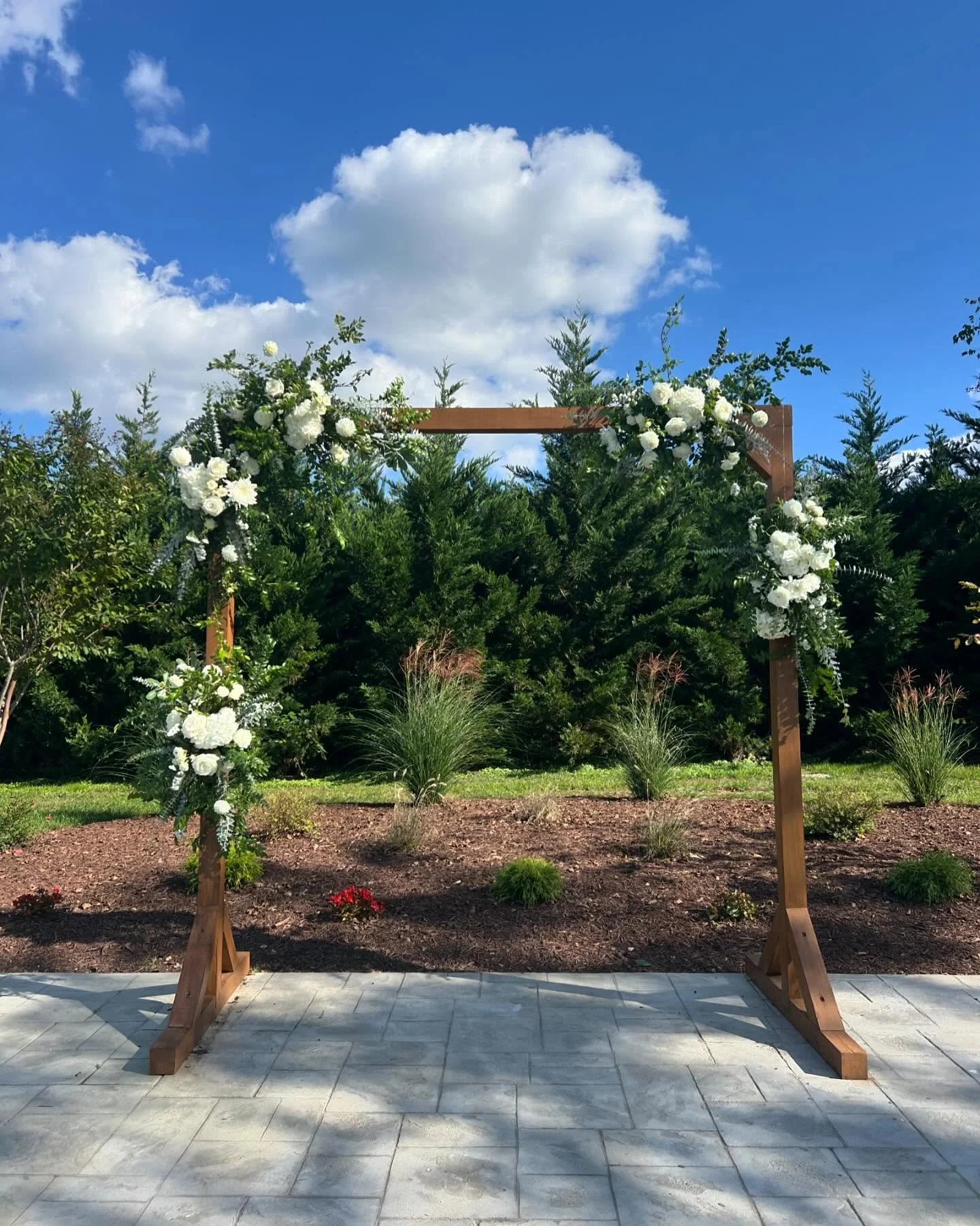 Classic white never goes out of style, and I am sure H&amp;J won&rsquo;t either!!! These arch floral and foliage &lsquo;stations&rsquo; were repurposed to the sweetheart table during the cocktail hour.  Such a smart move, it saves budget $$ AND lower