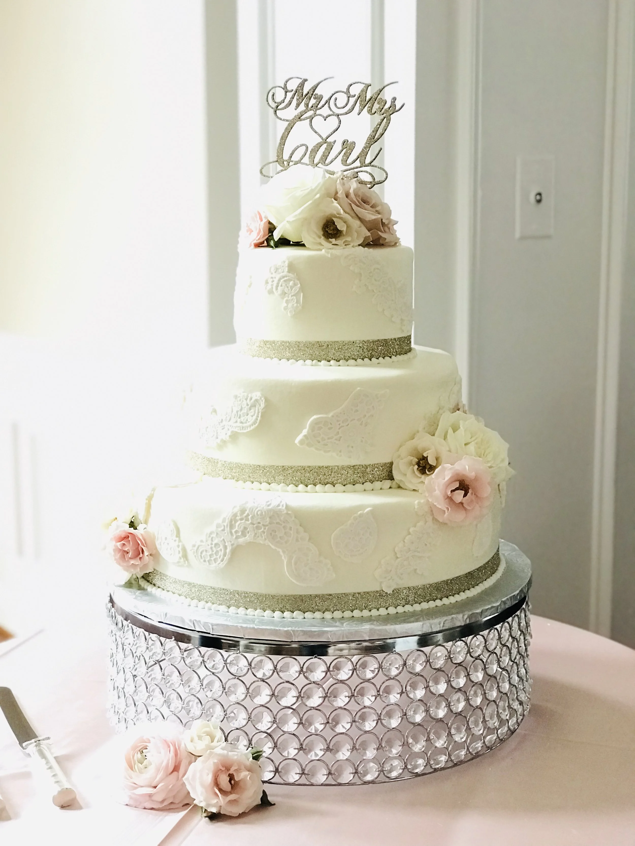 simple cake florals.jpeg