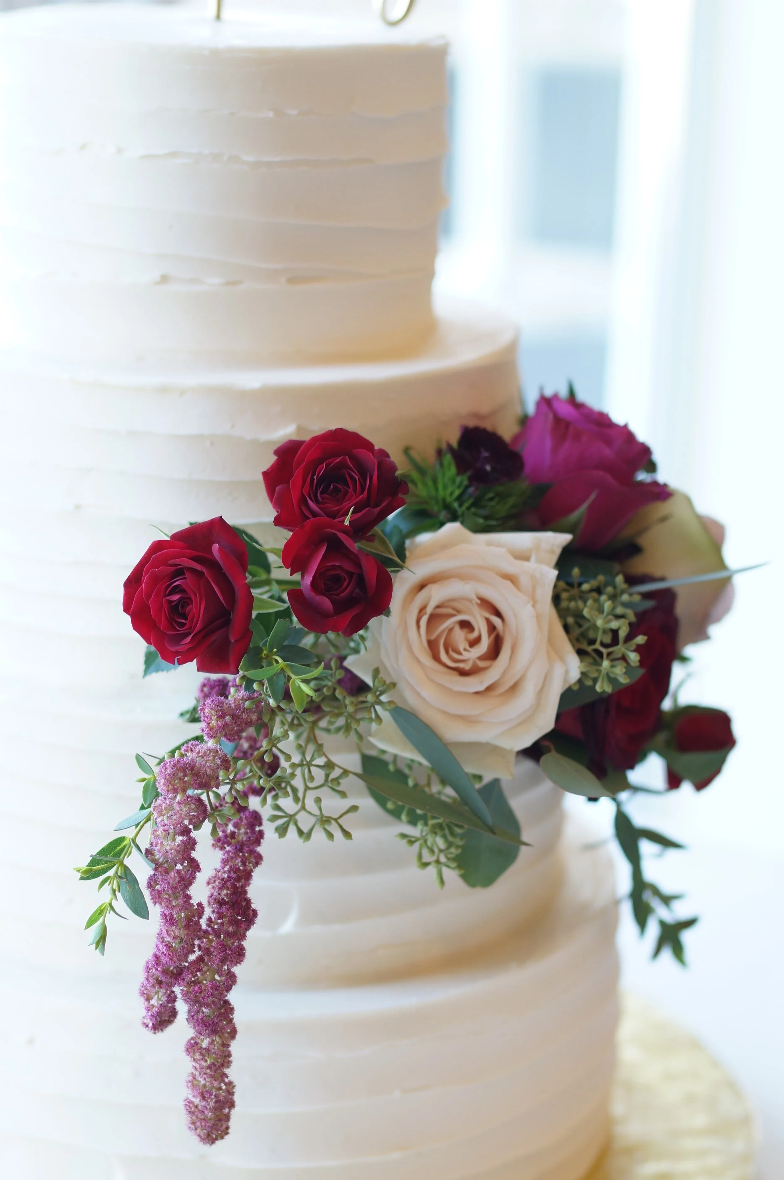 cake flower closeup mixed blooms.jpeg