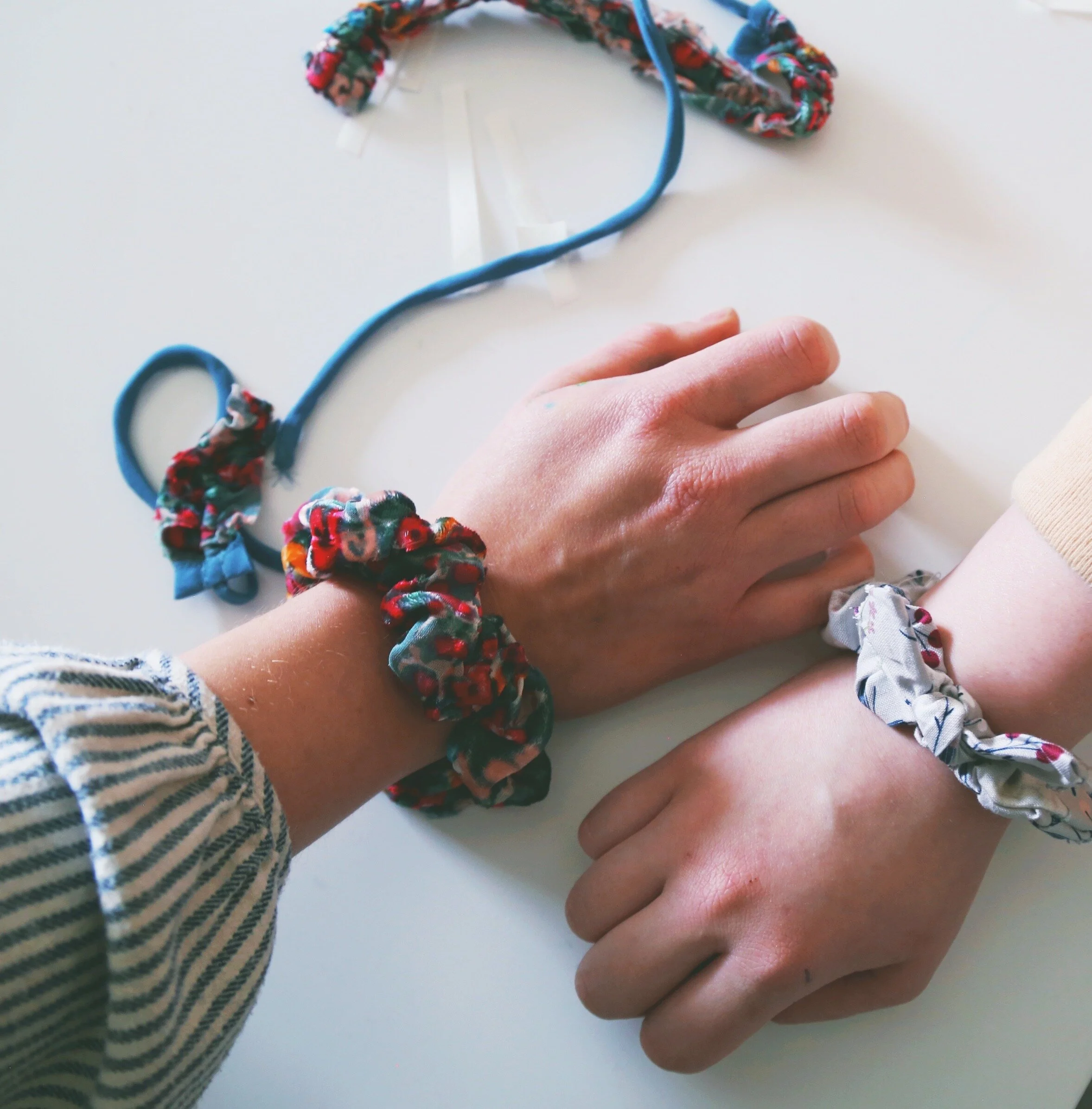 Tueday Crafternoon: No-Sew Scrunchies