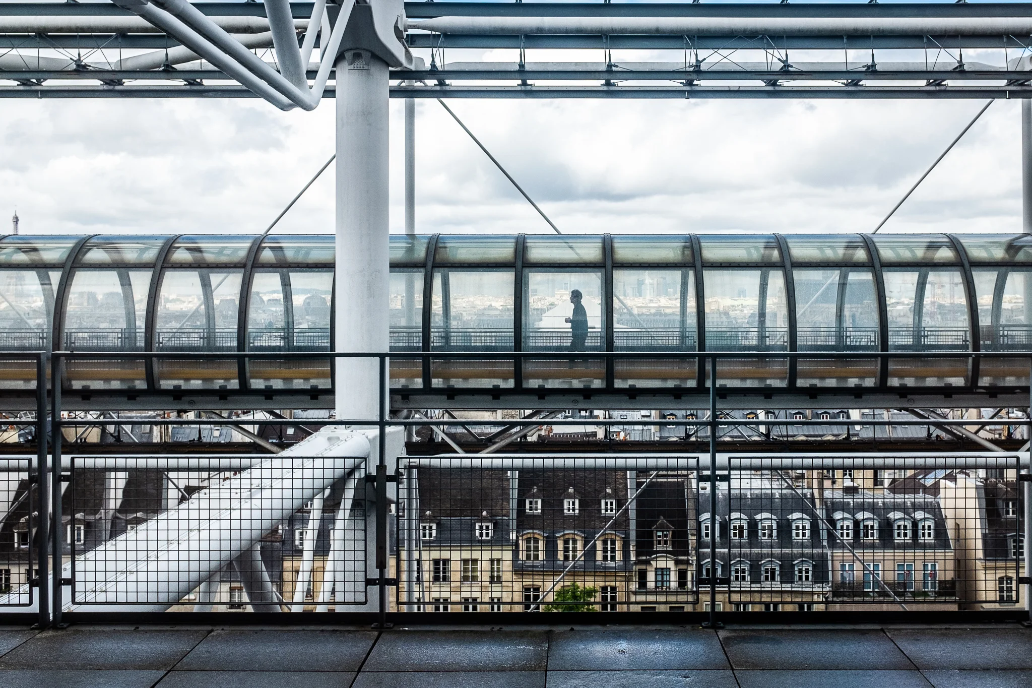 Pompidou_Walking