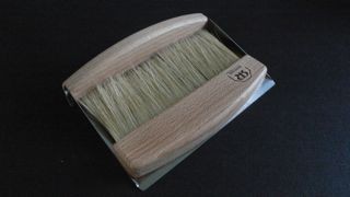 worktop brush and pan