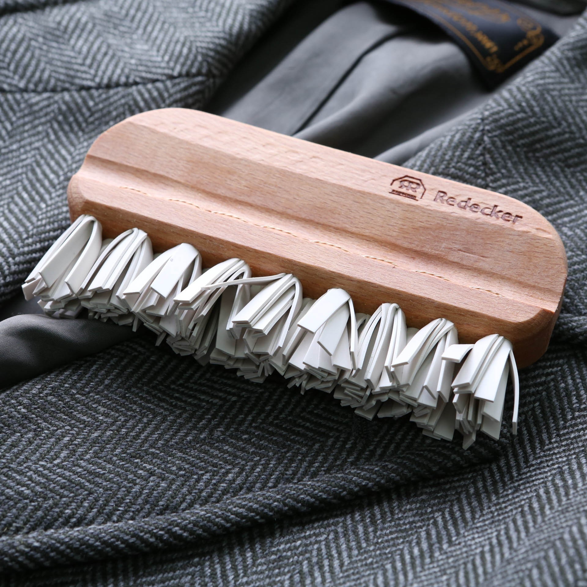 lint brush for removing fluff from clothes