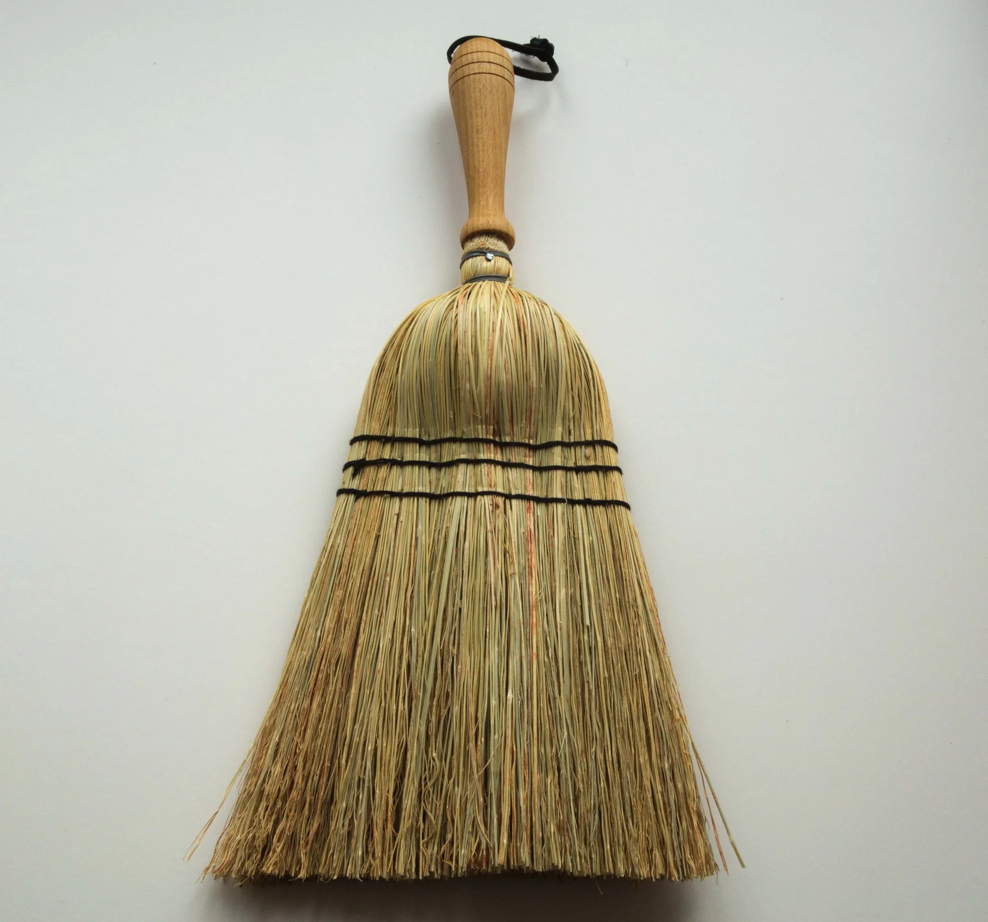 Rice straw brush with wood handle